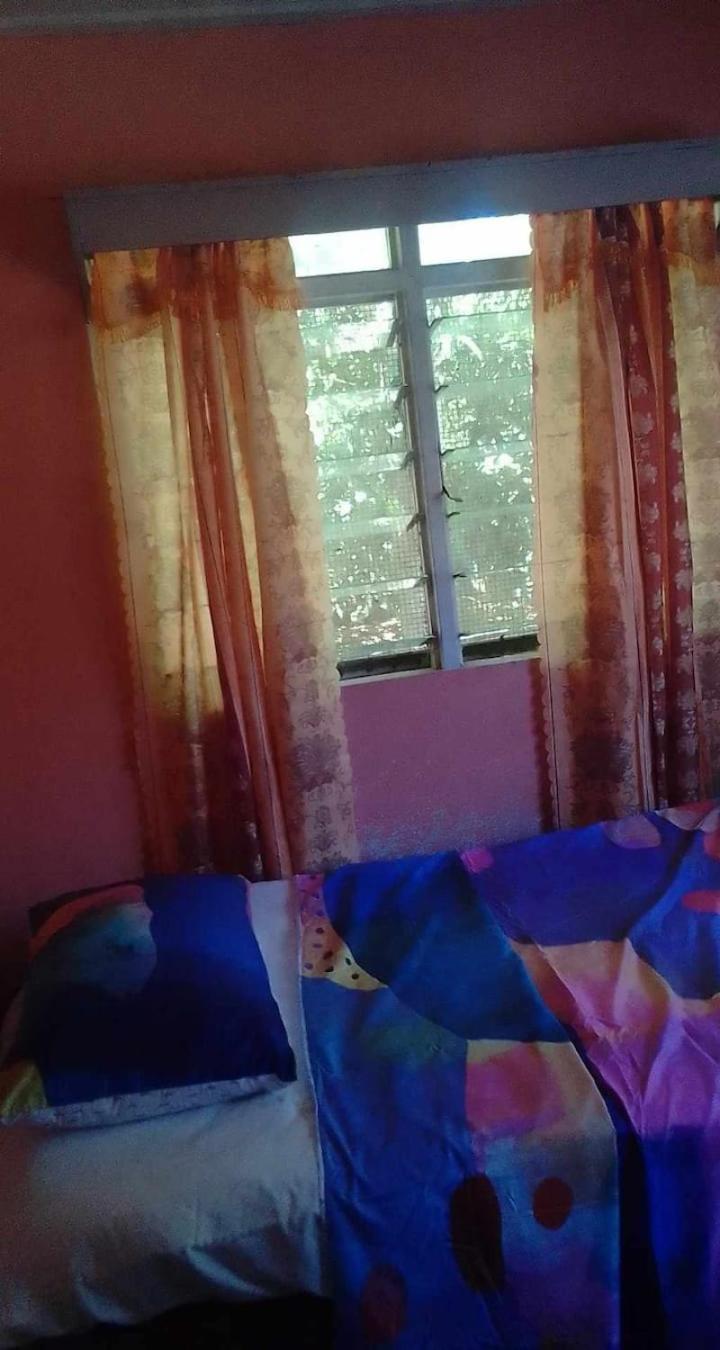 Kapeta Cabin นูคูอาโลฟา ภายนอก รูปภาพ