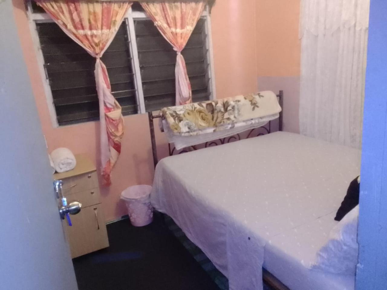Kapeta Cabin นูคูอาโลฟา ภายนอก รูปภาพ