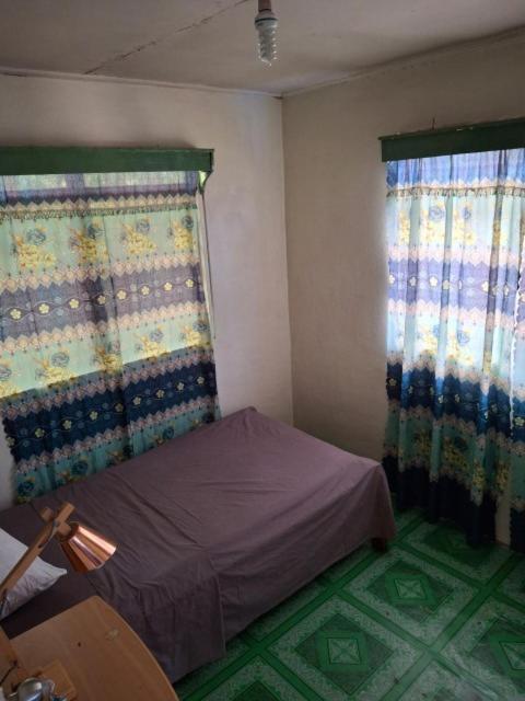 Kapeta Cabin นูคูอาโลฟา ภายนอก รูปภาพ